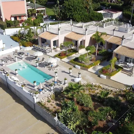 Hotel apartamentowy Small Luxury Pool And Sea View - Stella Del Mare Fontane Bianche