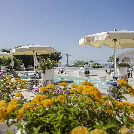 Hotel apartamentowy Small Luxury Pool And Sea View - Stella Del Mare 4*