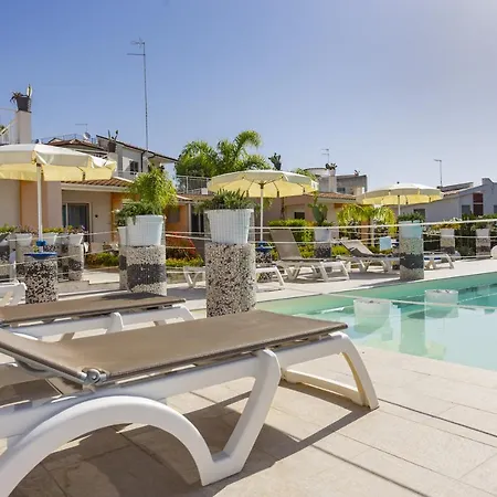 Hotel apartamentowy Small Luxury Pool And Sea View - Stella Del Mare 4*